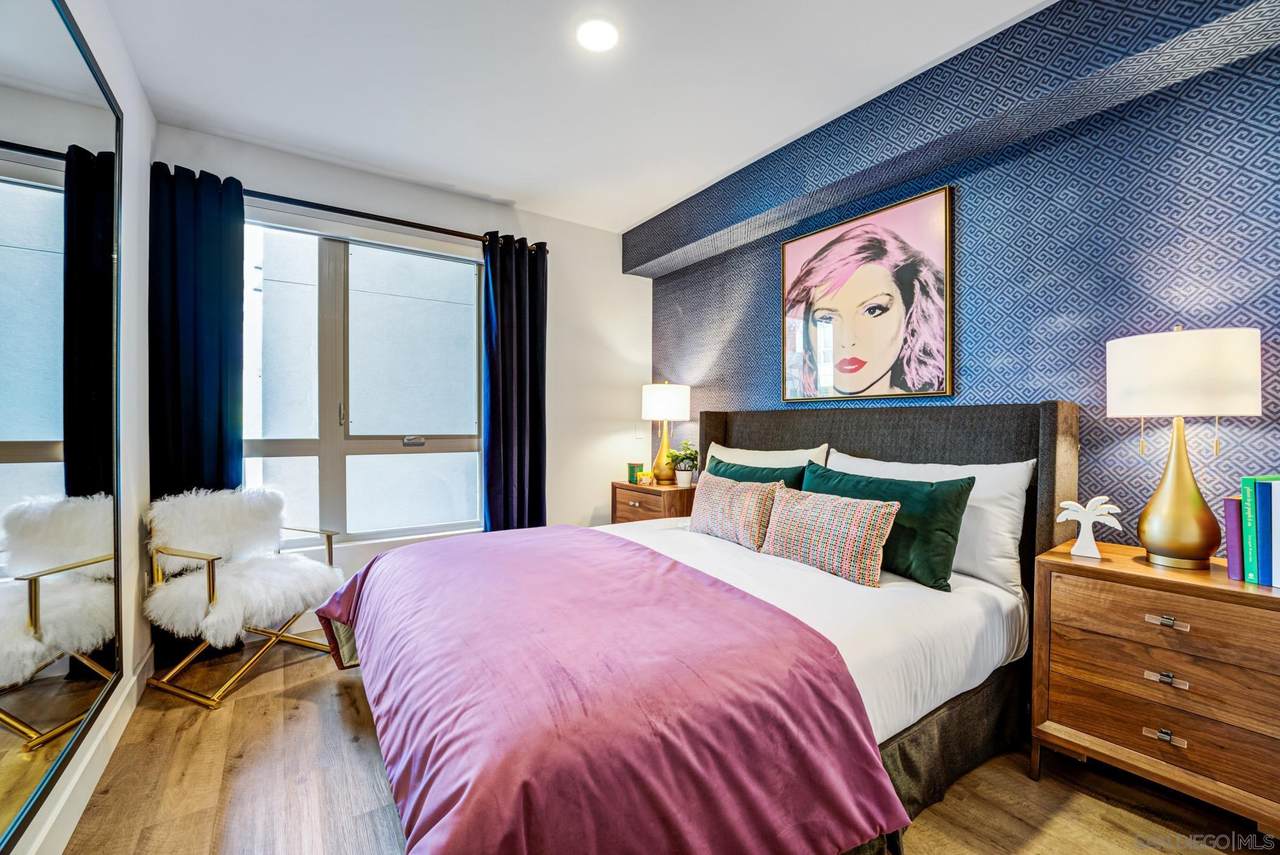 635 Robinson - Photo 1