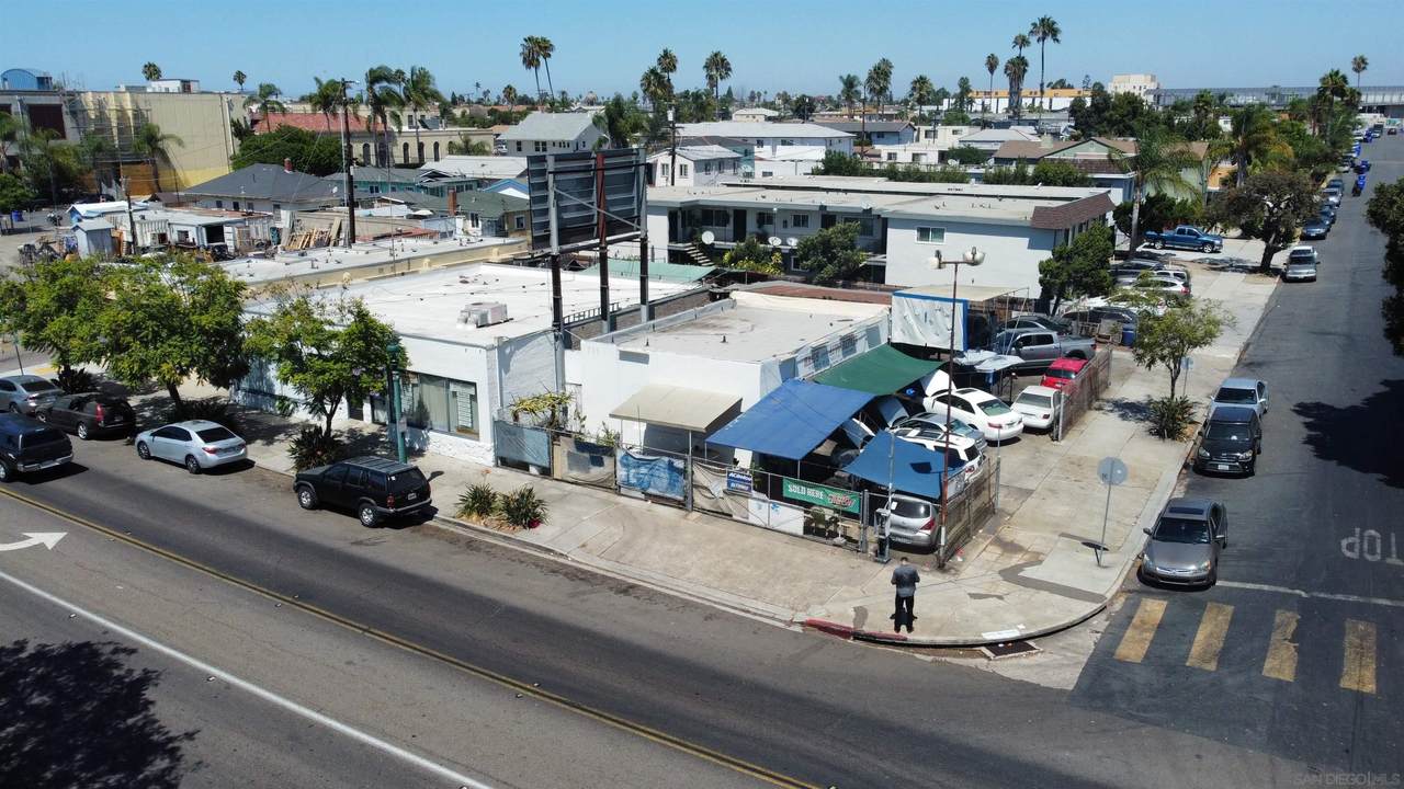 3750 University Ave. - Photo 1