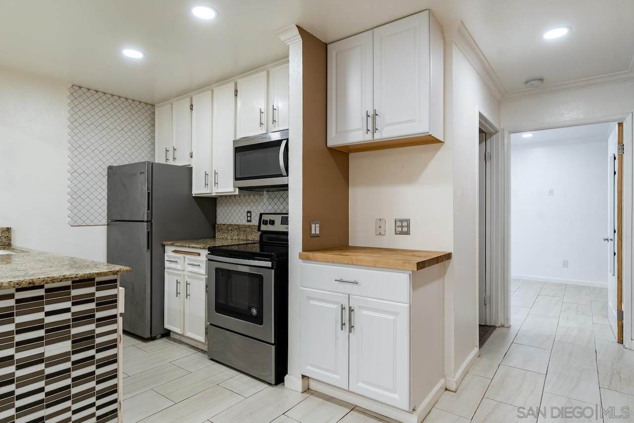 615 Vine St - Photo 1