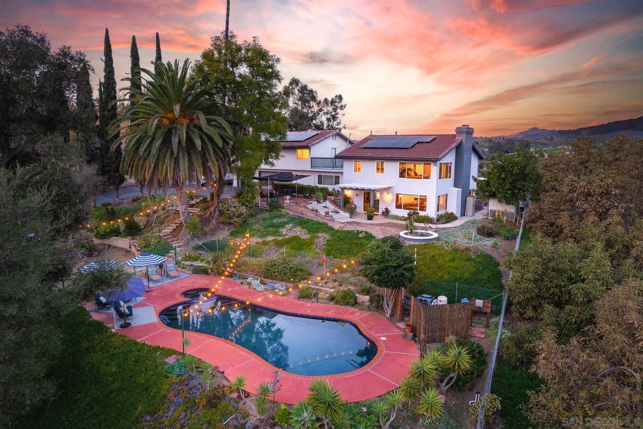 2820 Via Del Robles - Photo 1