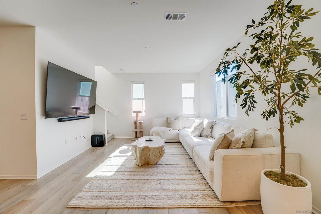 5464 Seacliff Pl. - Photo 1