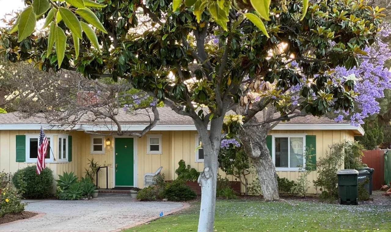 540 Country Club Lane - Photo 1