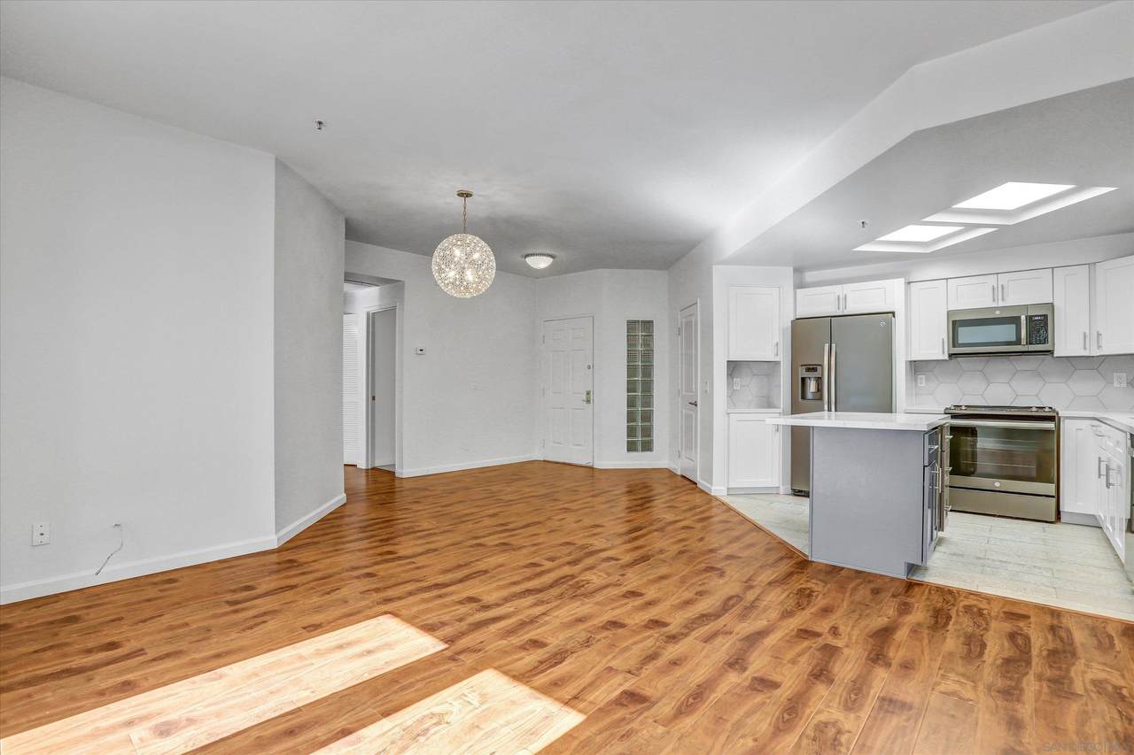 655 Columbia St - Photo 1