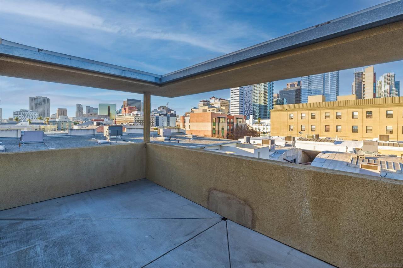 908 G St - Photo 1