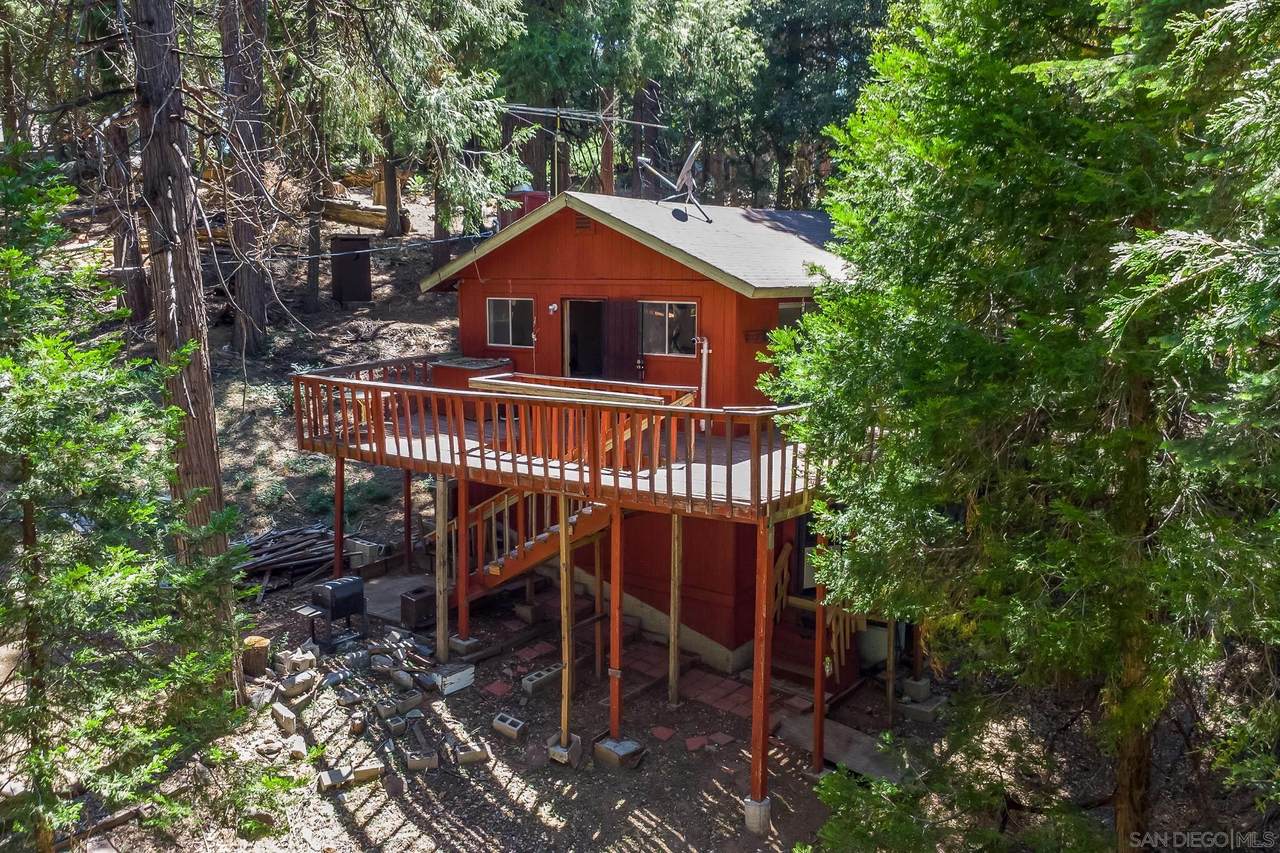 21824 Crestline Rd - Photo 1