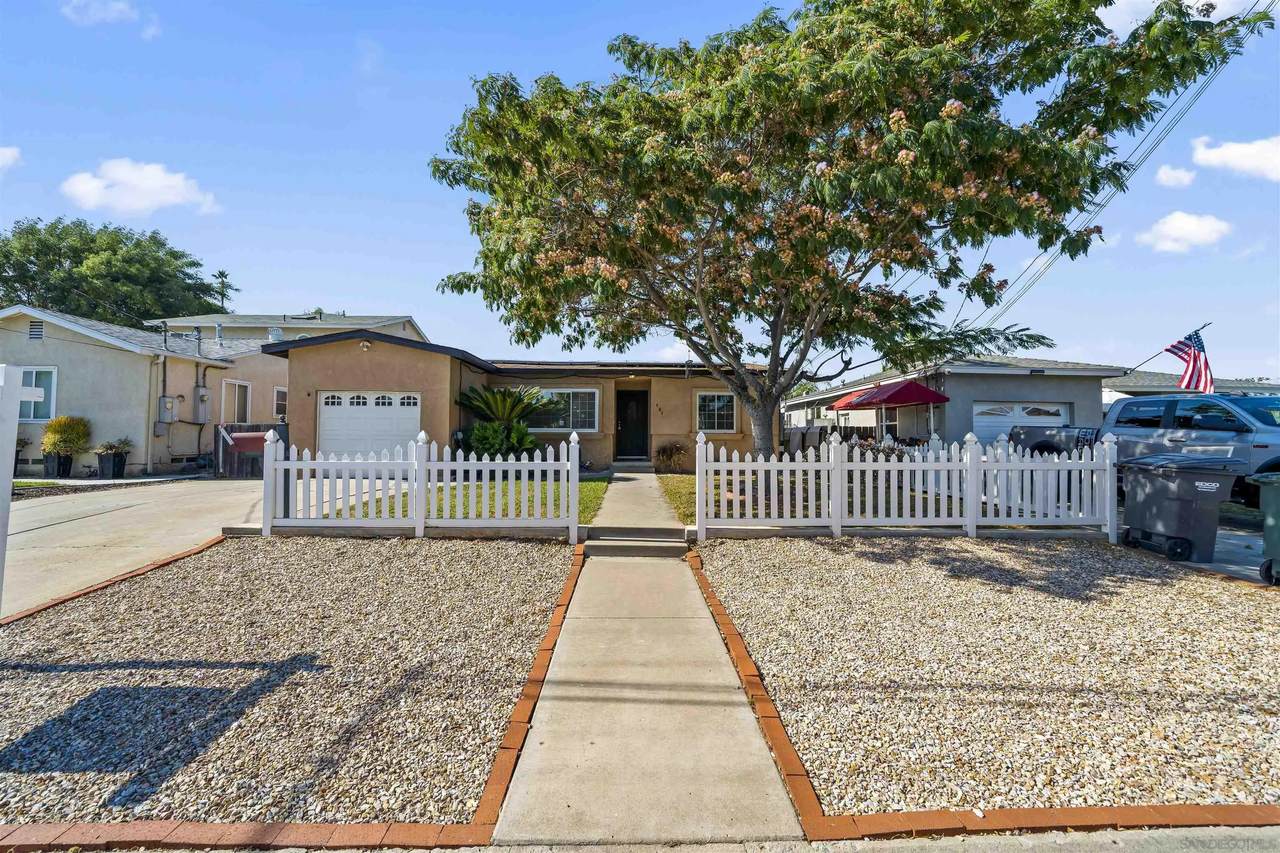 484 Gardner St - Photo 1