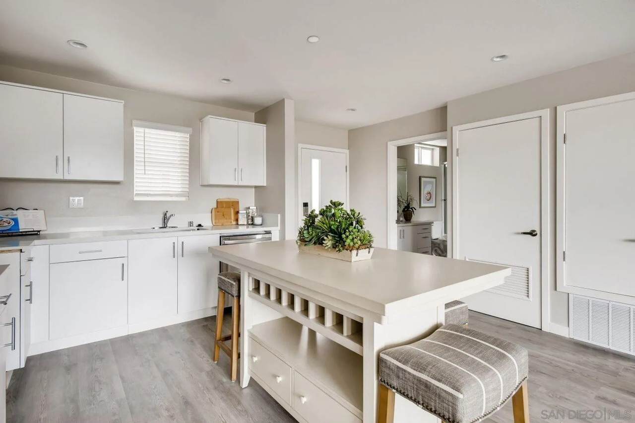 3909 Voltaire St - Photo 1