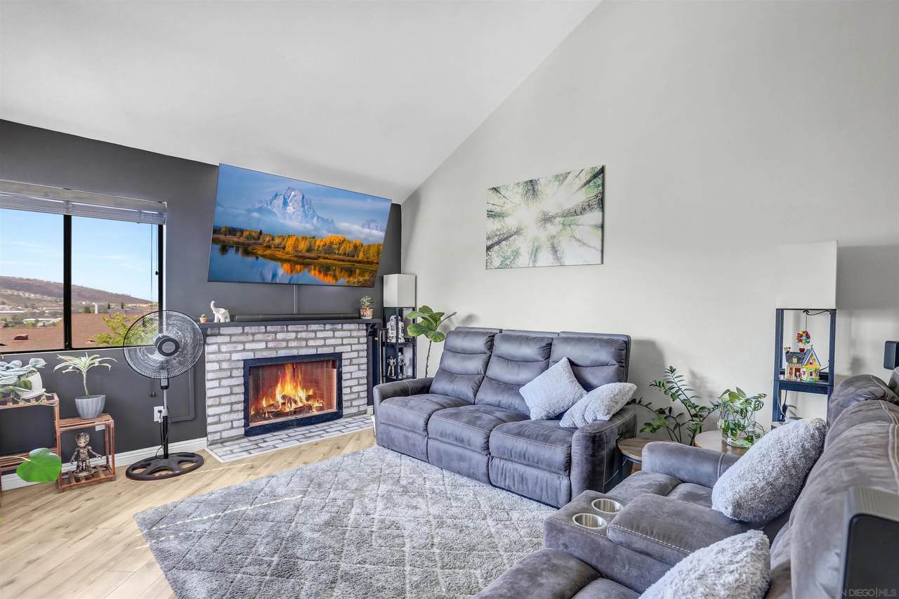 3049 Golden Oak Way - Photo 1