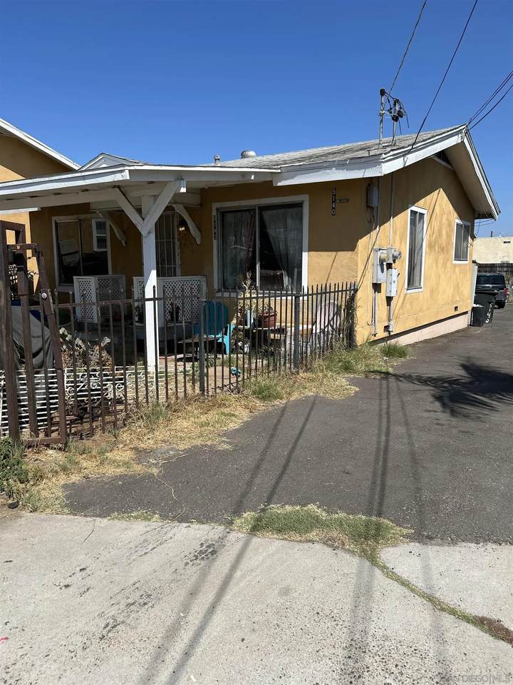 5140 Castana St - Photo 1