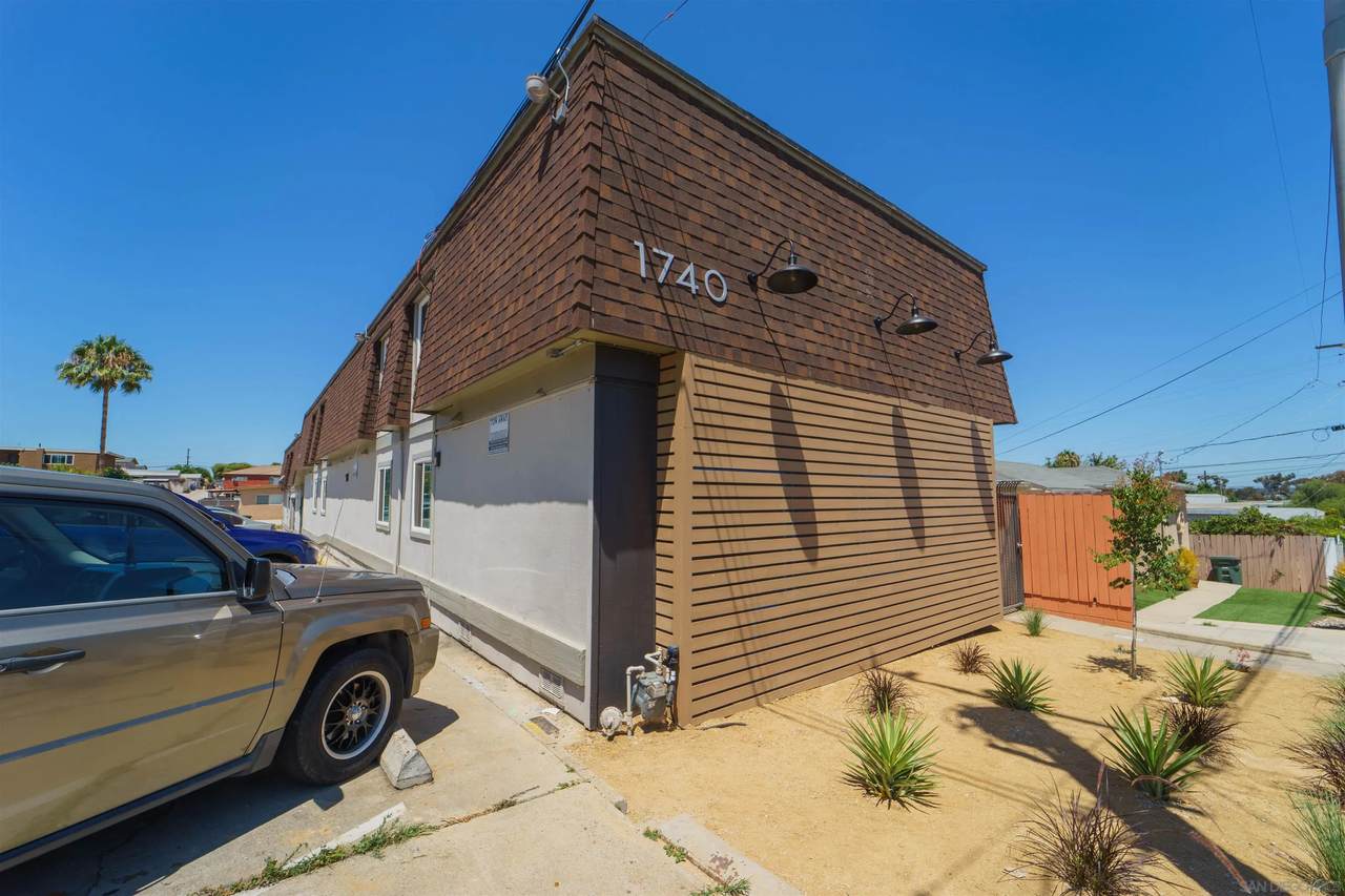 1740 N Ave - Photo 1