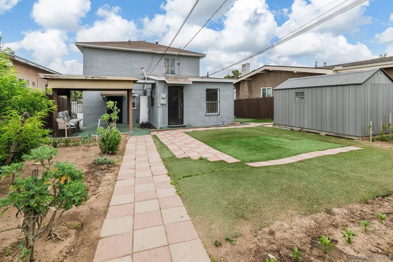 2925 Franklin Ave - Photo 1