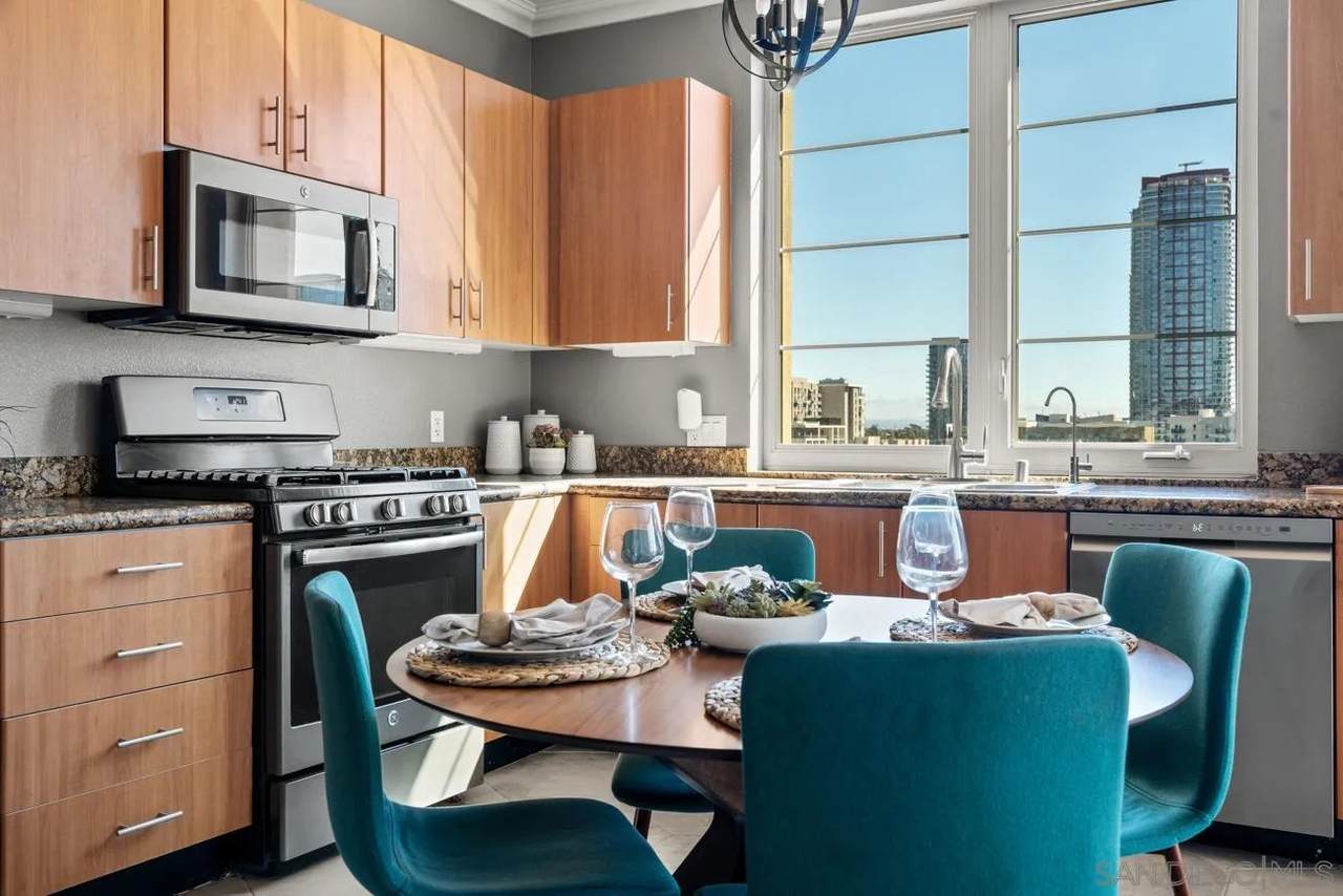 1400 Broadway - Photo 1