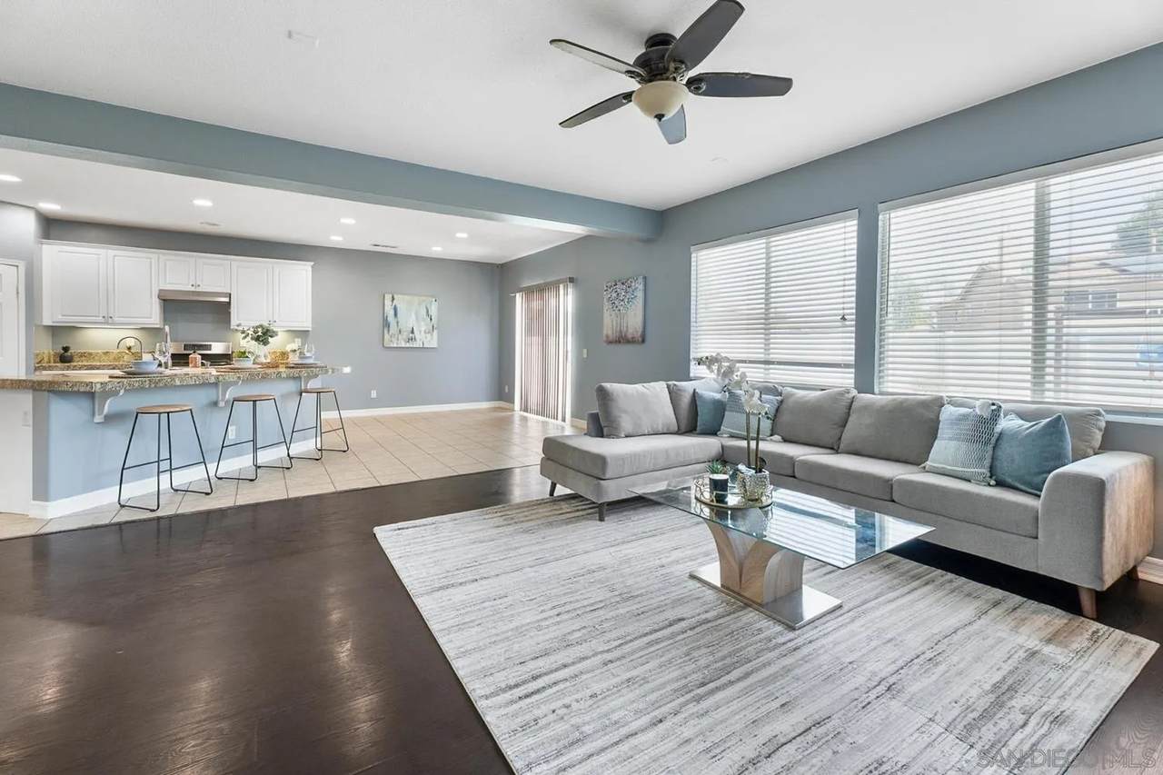 1579 Washington Ave - Photo 1