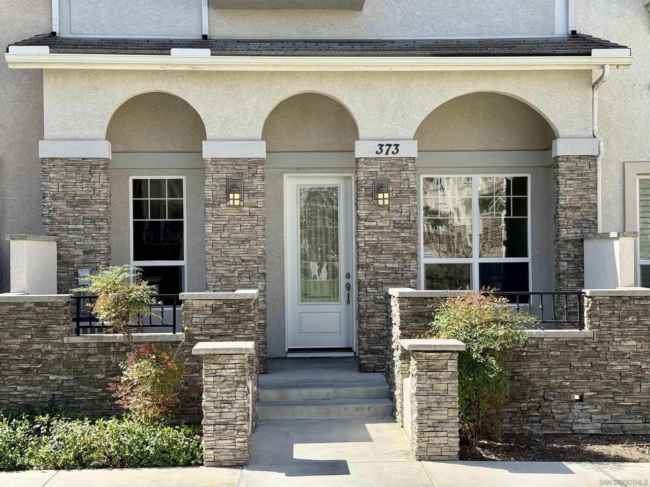 373 Connecticut - Photo 1