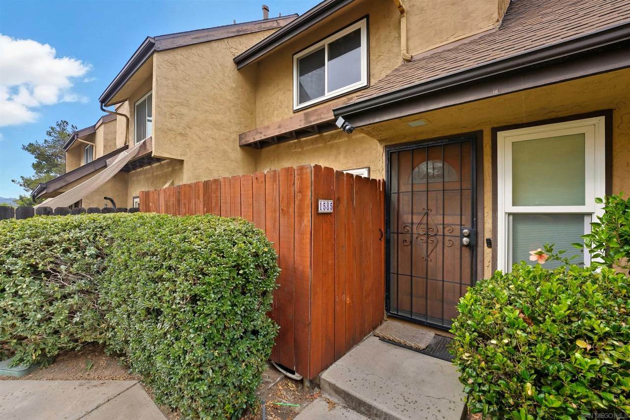 1585 Stone Edge Cir - Photo 1