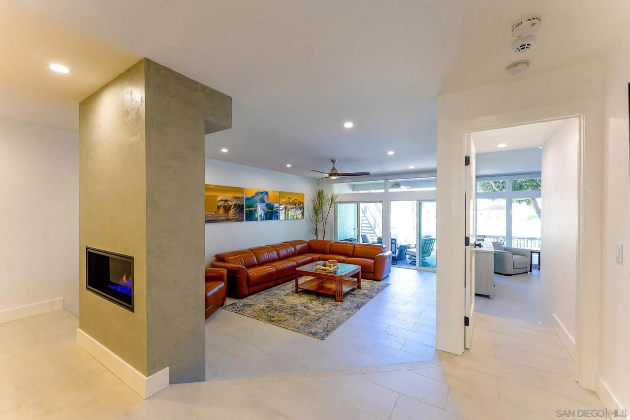 101 Kingston Court West - Photo 1