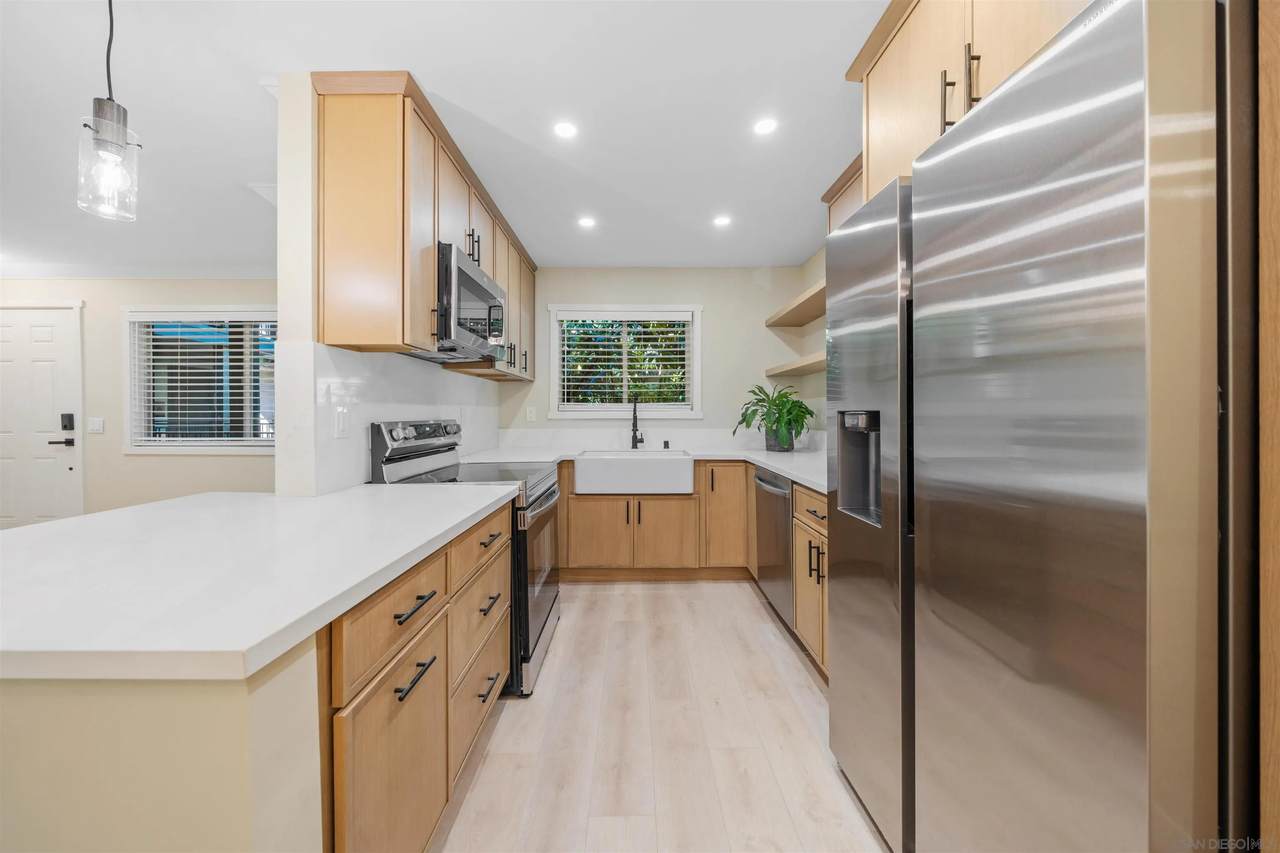 4521 55Th St - Photo 1