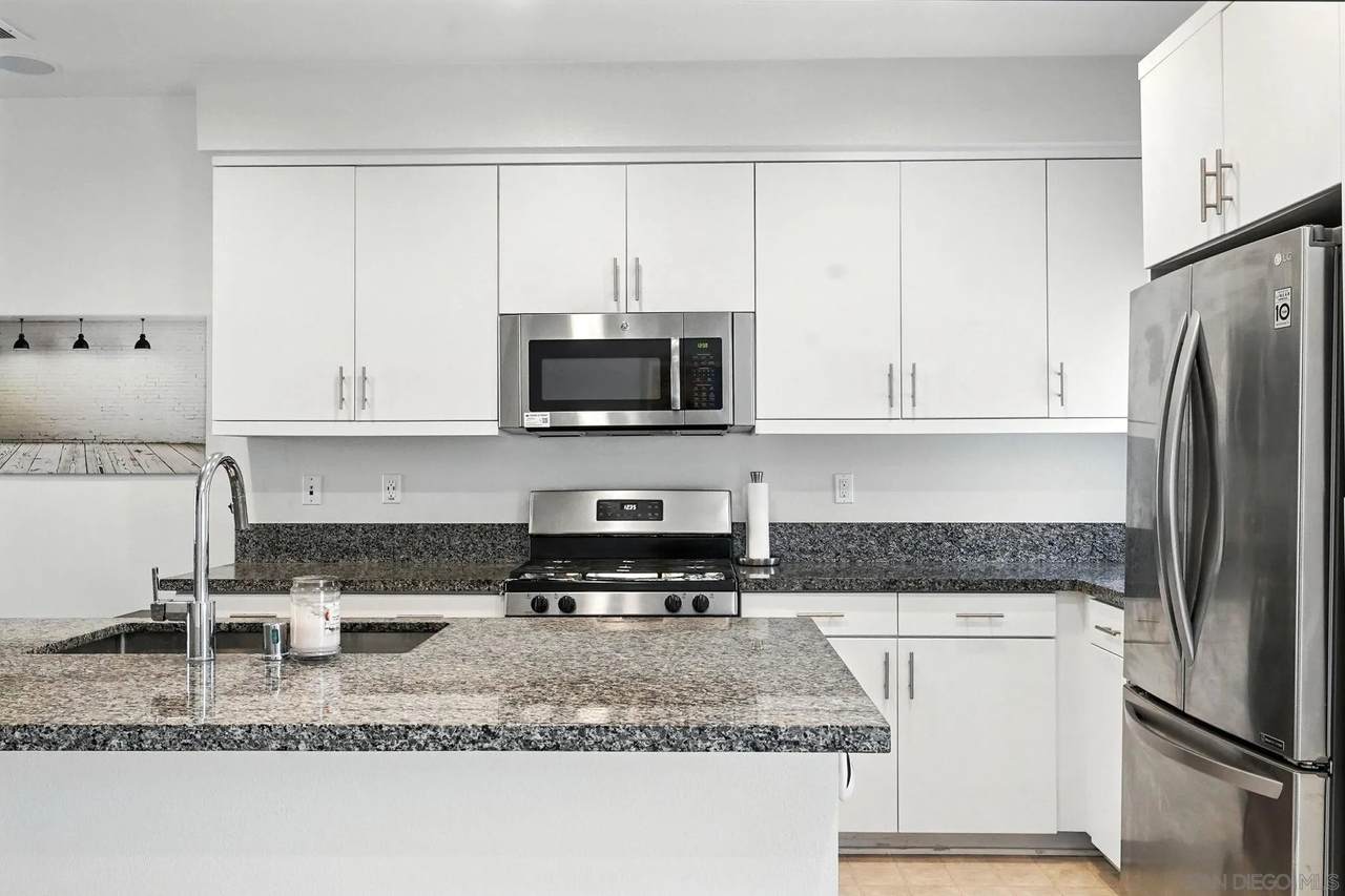 2275 Element Way - Photo 1