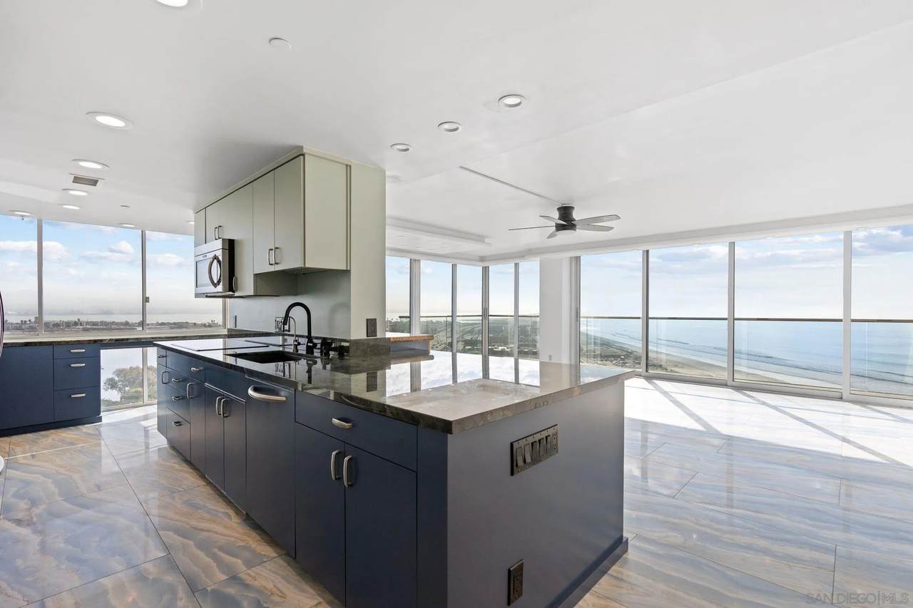 1820 Avenida Del Mundo - Photo 1