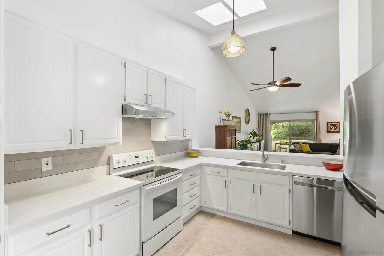 17909 Avenida Alozdra - Photo 1