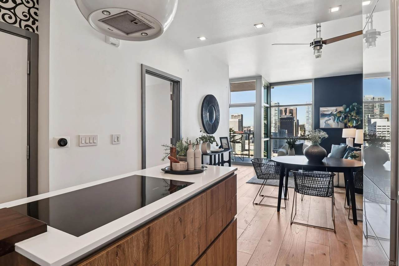 800 The Mark Ln - Photo 1