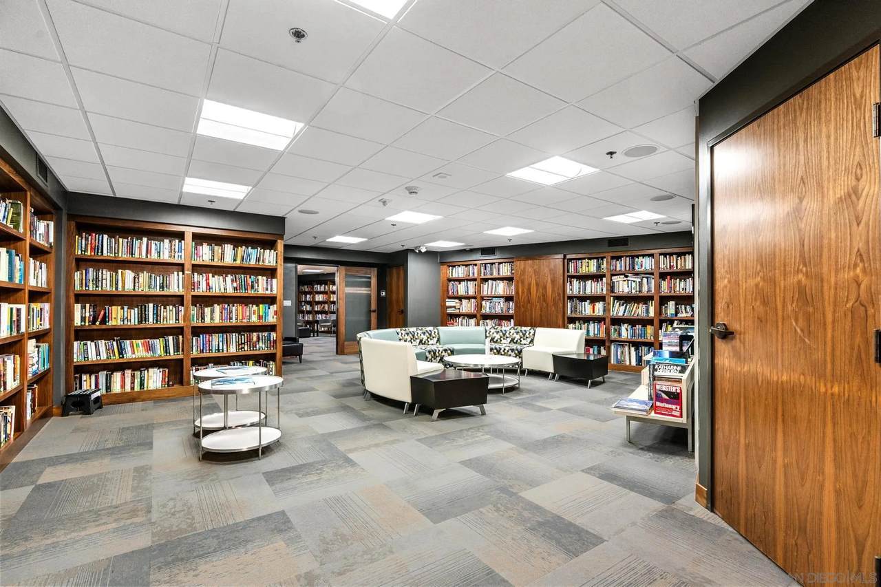 100 Harbor Dr - Photo 1