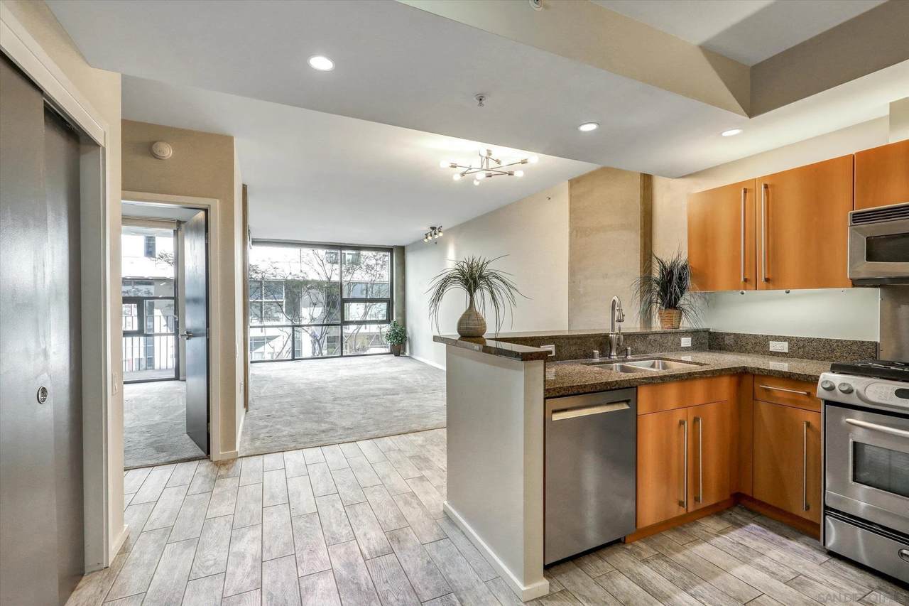 350 11Th Ave - Photo 1