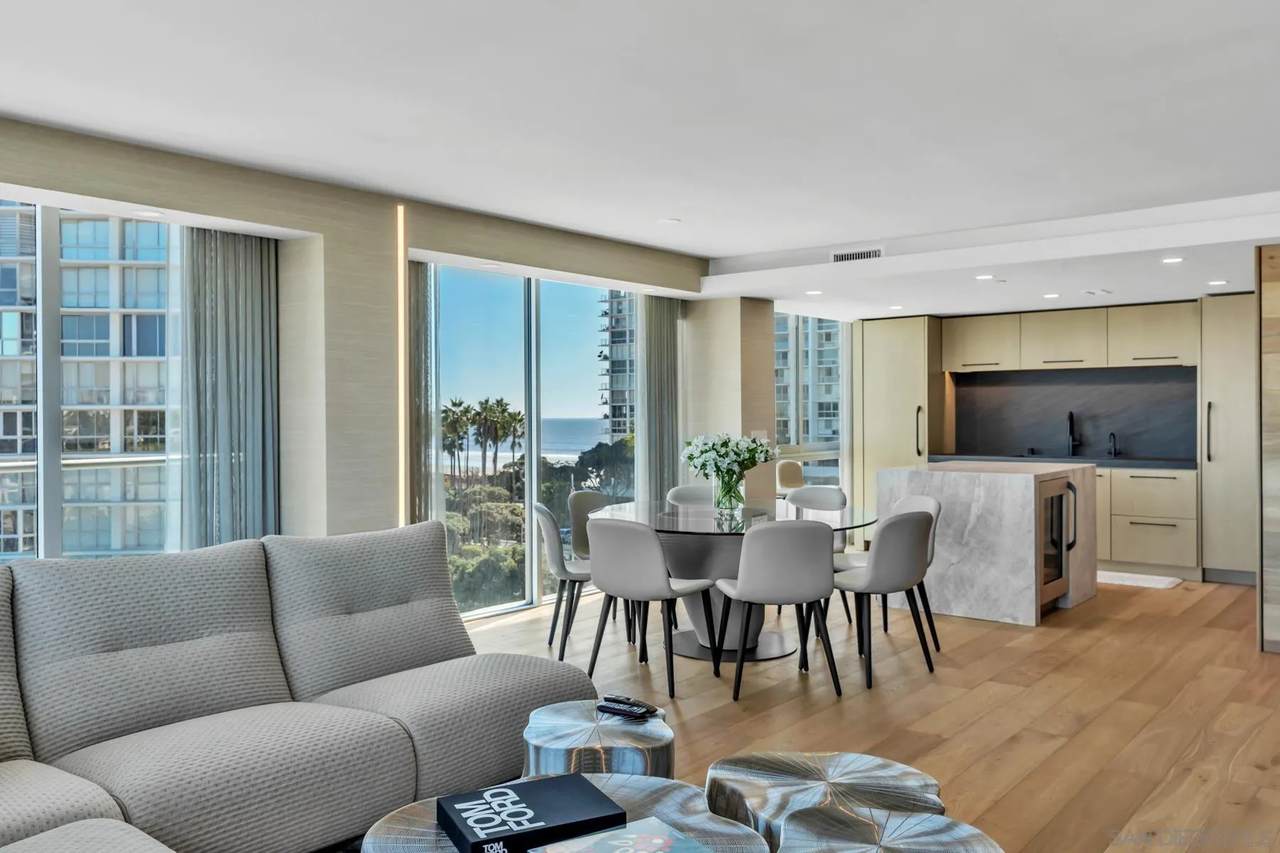 1810 Avenida Del Mundo - Photo 1