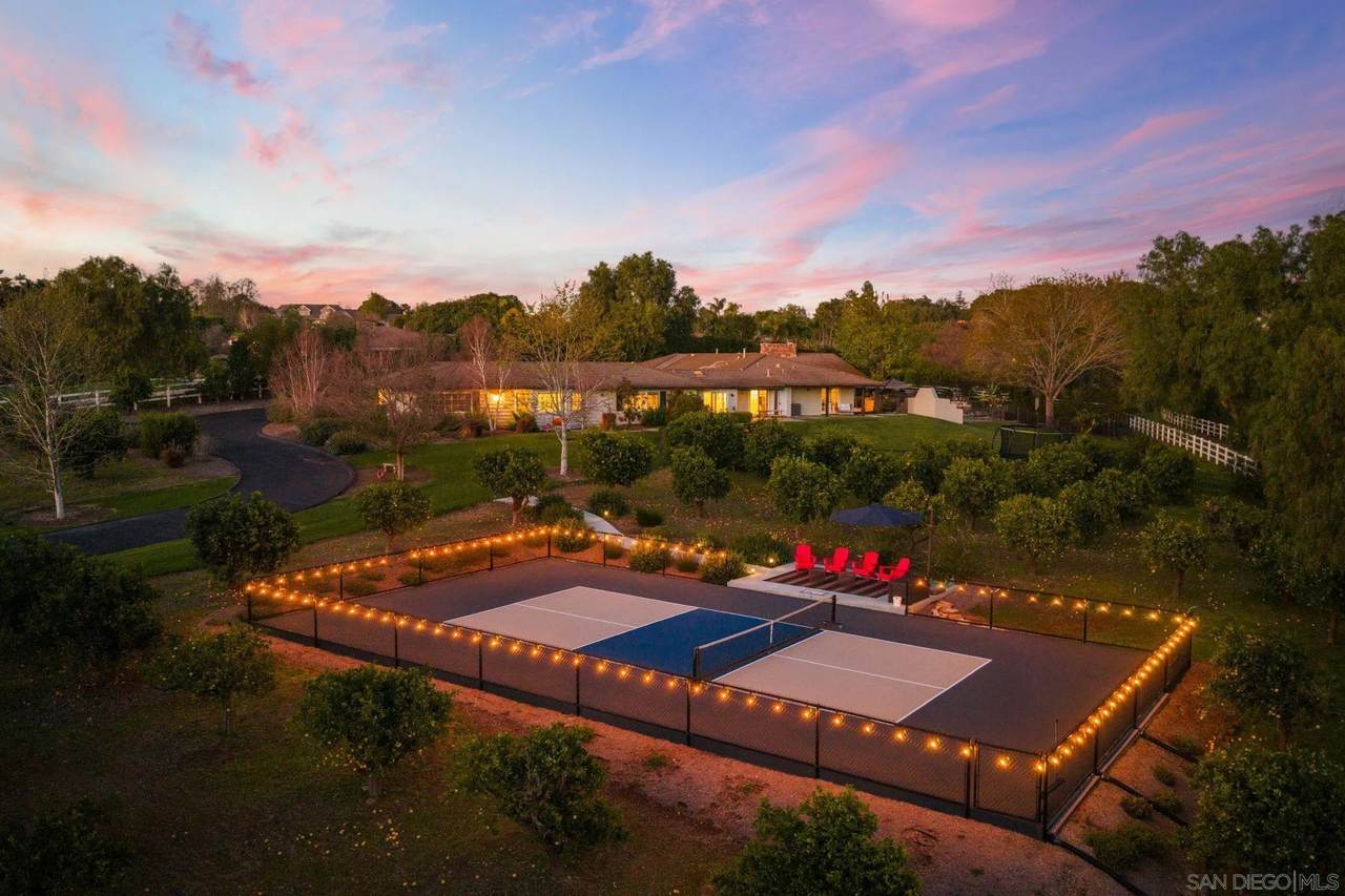 8 Country Glen Rd - Photo 1