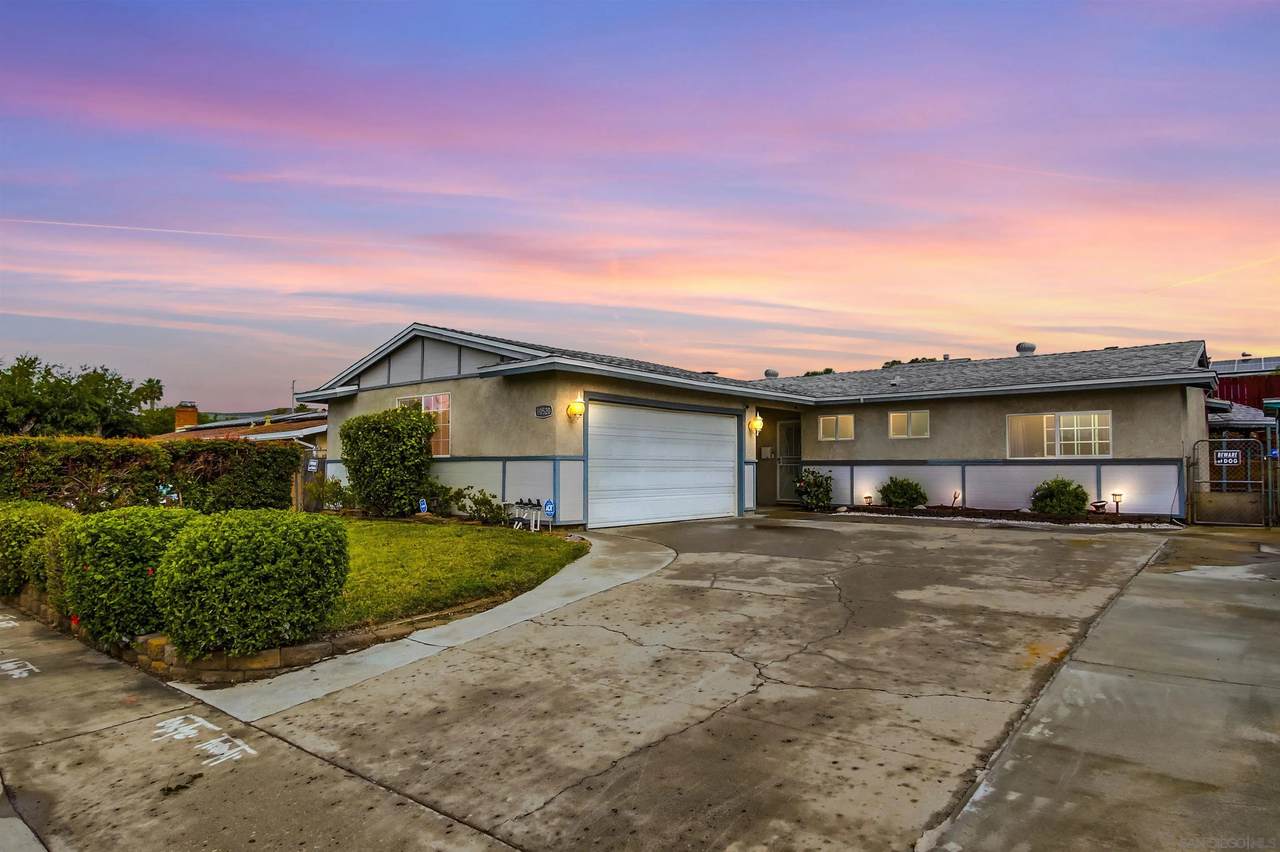 10520 El Nopal - Photo 1