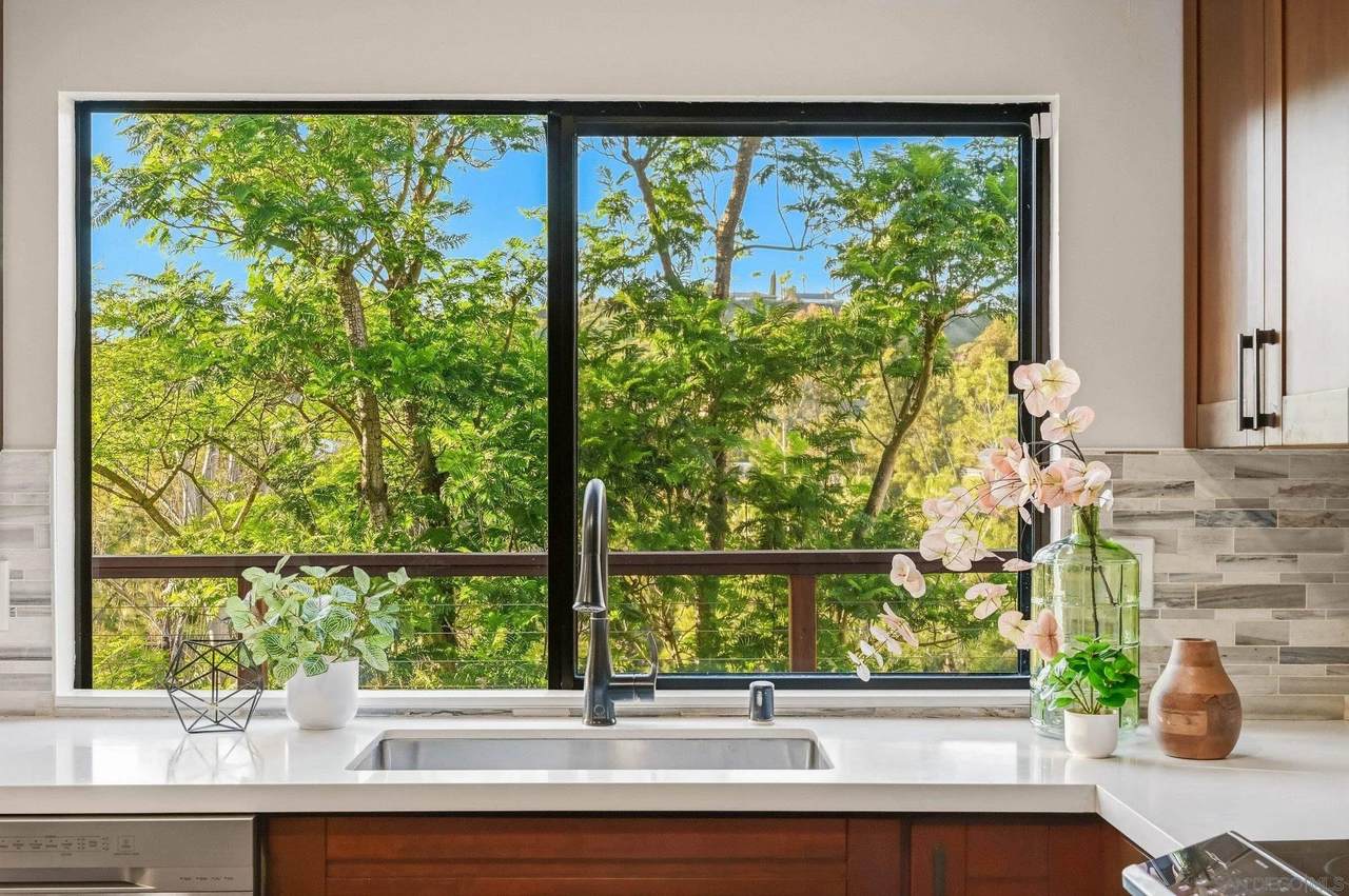 9812 Bonnie Vista Pl - Photo 1