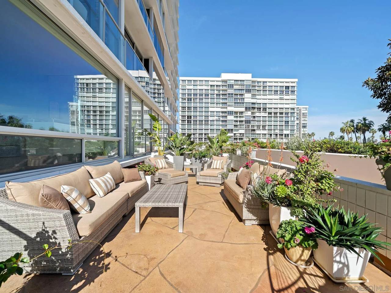 1760 Avenida Del Mundo - Photo 1