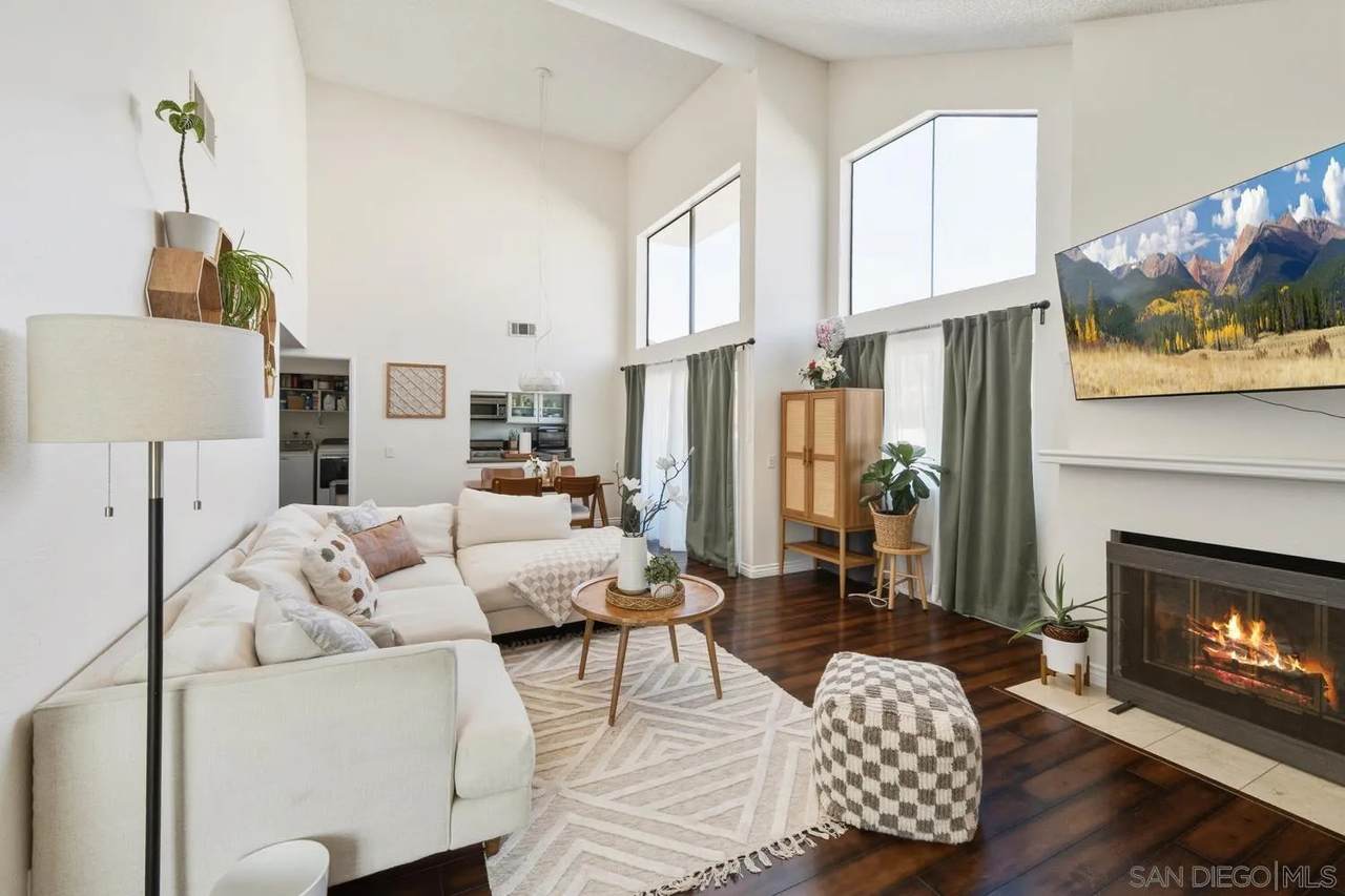 895 Connors Ct - Photo 1