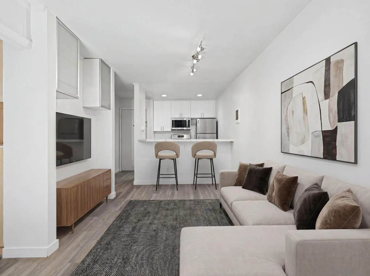 1605 Hotel Cir S - Photo 1