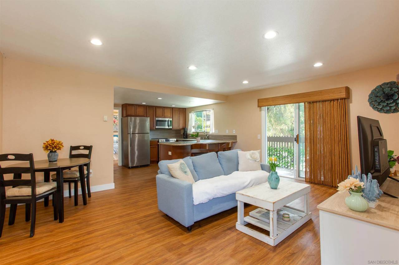 155 Rosebay Dr - Photo 1