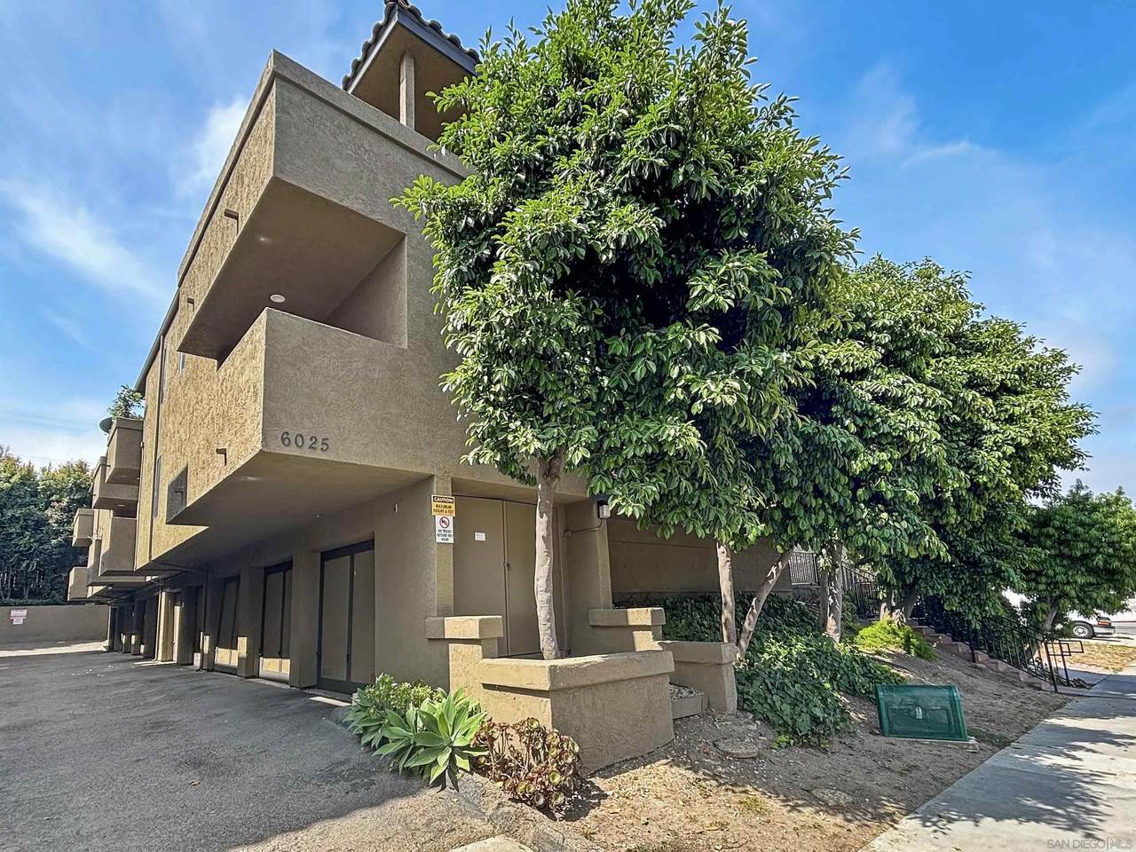 6025 Estelle - Photo 1