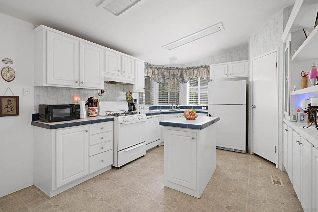 2030 Black Canyon Rd - Photo 1