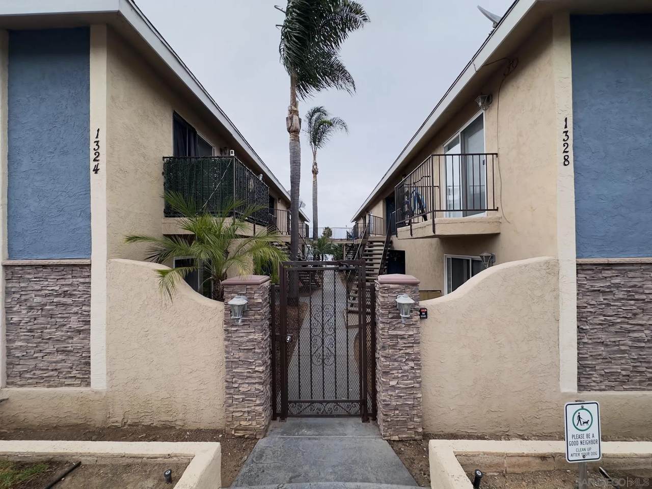 1328 Iris Ave - Photo 1