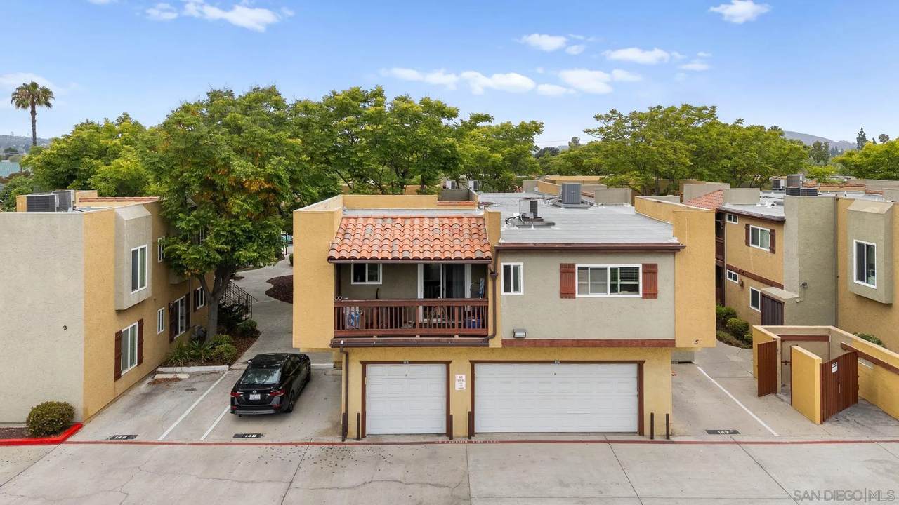 1000 Estes St - Photo 1