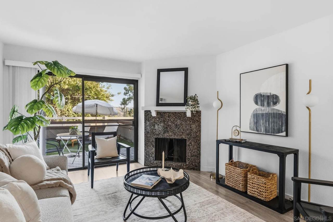 1687 Melrose Ave - Photo 1