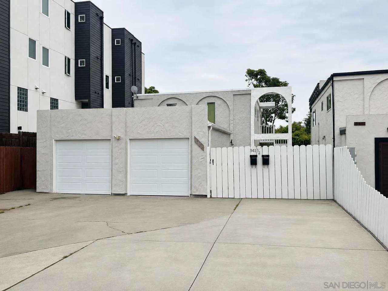 5419 Lauretta St Apt A &B - Photo 1