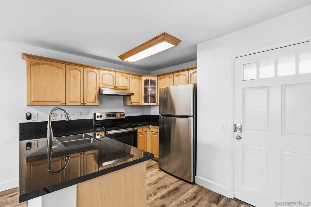 6434 Akins Ave - Photo 1
