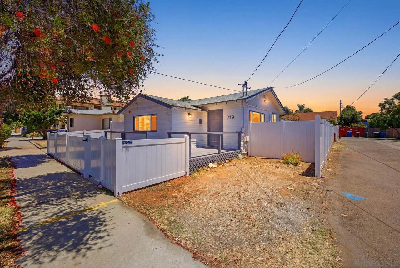 279 Del Mar Avenue - Photo 1