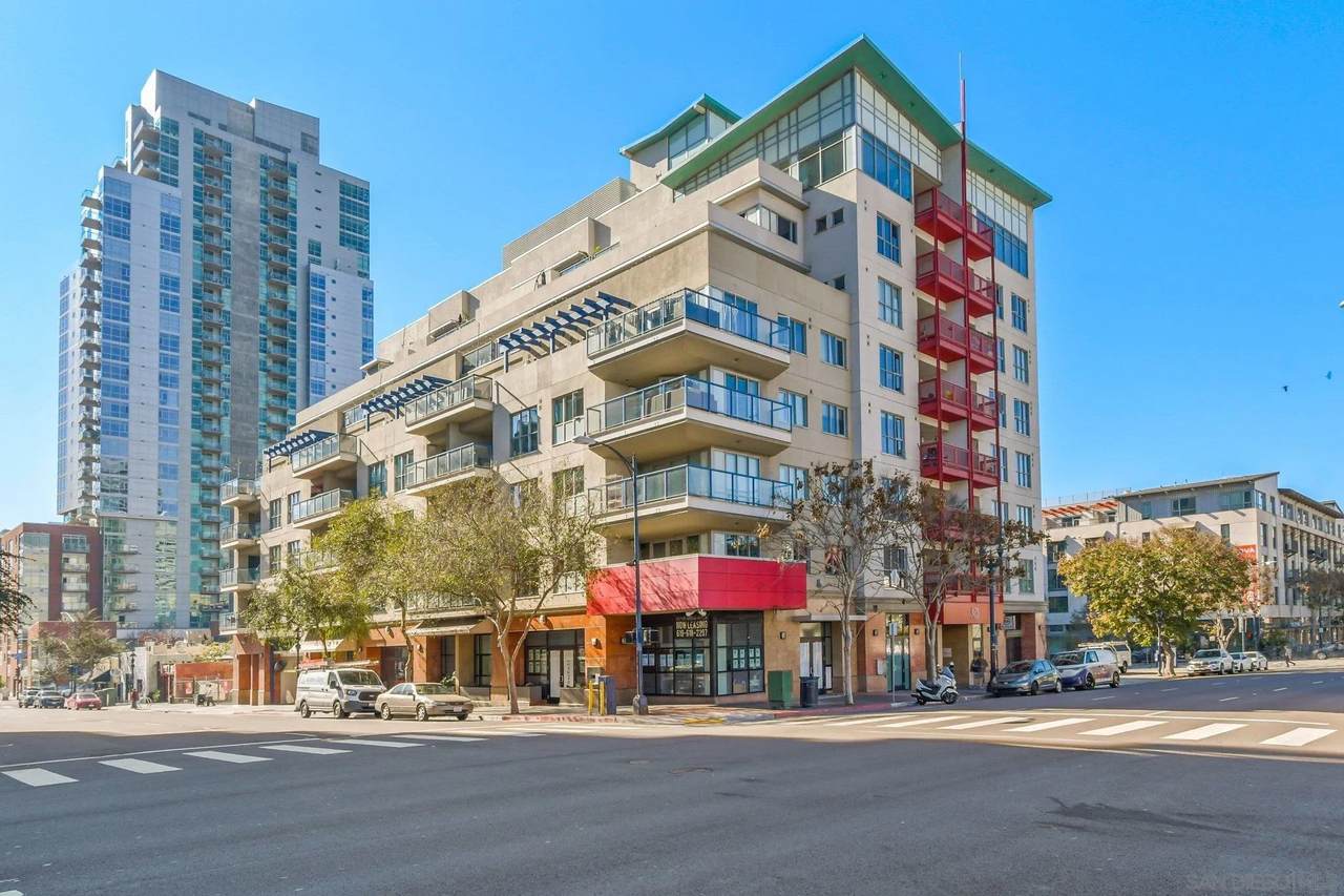 875 G St - Photo 1