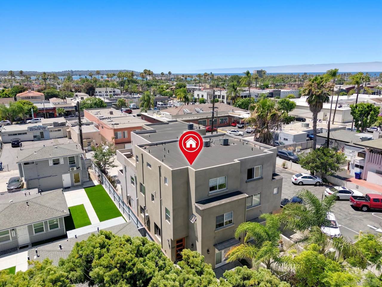 1323 Felspar St - Photo 1