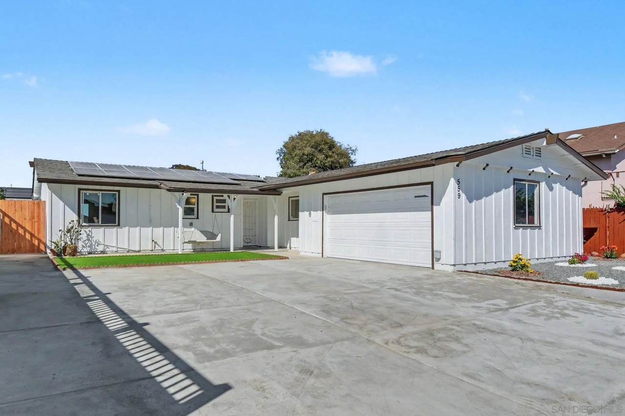 559 Glencrest Dr - Photo 1