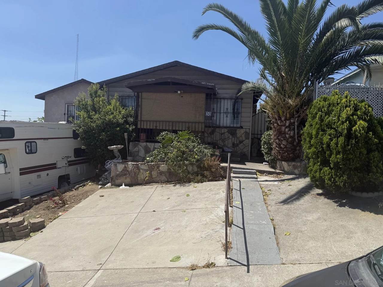 3243 Logan Ave - Photo 1
