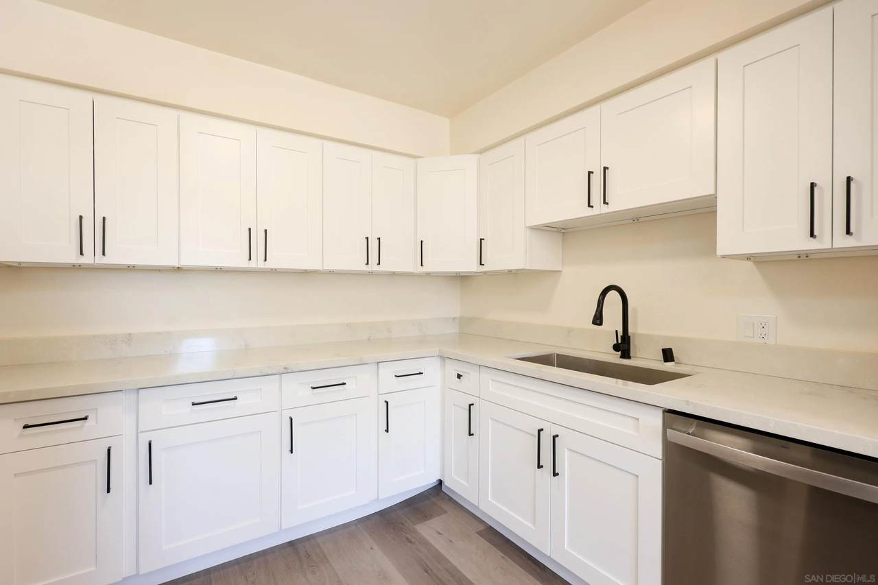 471 Fourth Ave Apt I - Photo 1