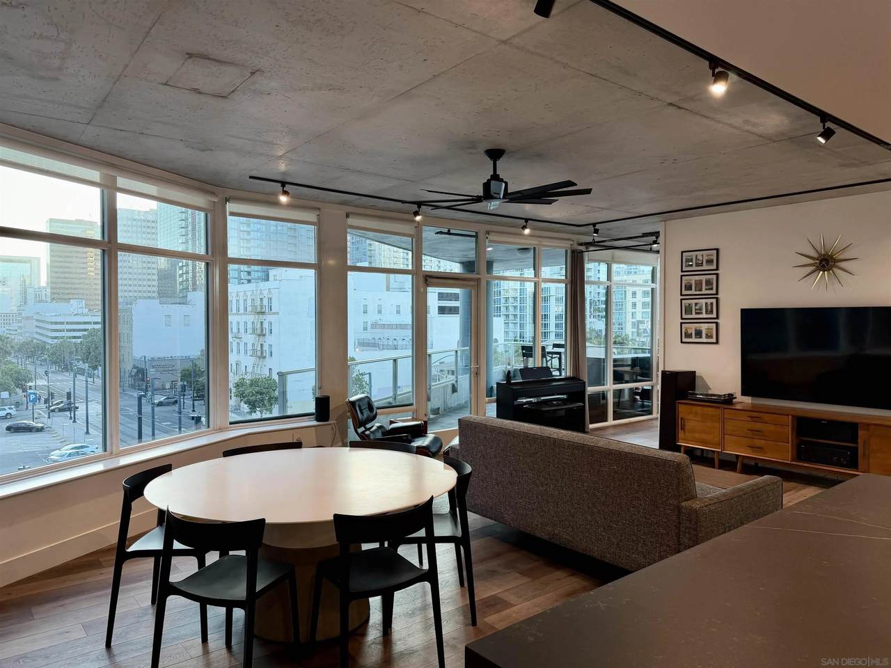 1080 Park Blvd - Photo 1