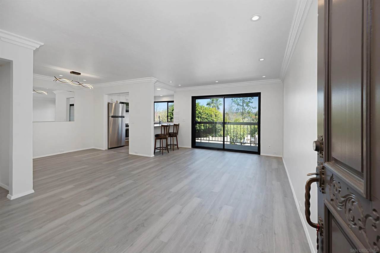 5125 Fontaine Street - Photo 1
